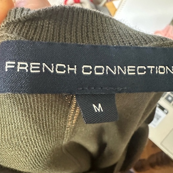 French Connection Women’s Size M Olive Green Long Sleeve Relaxed Tie-Sleeve 1038 - Picture 5 of 7